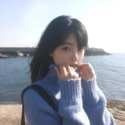 泳池怪诞